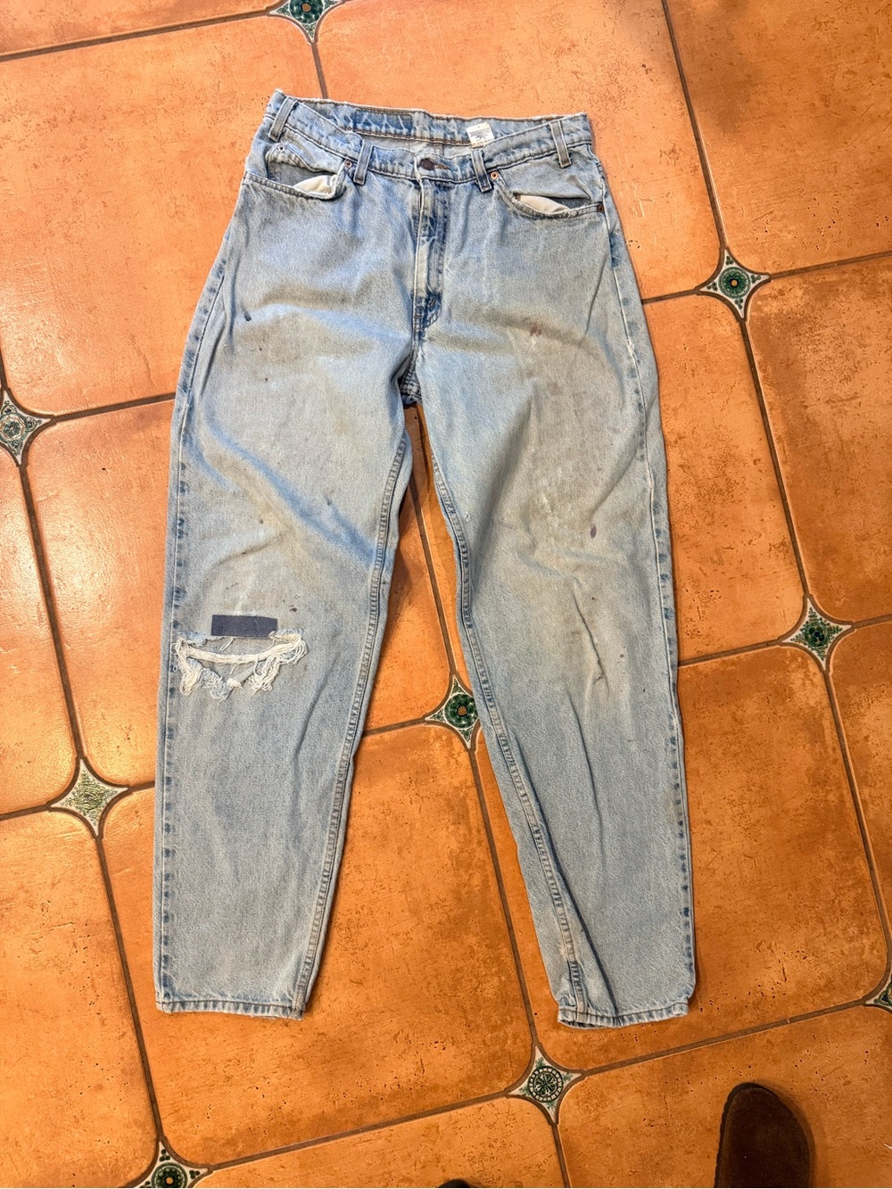 Levi's Vintage 560 loose fit tapered leg Light Orange Tab 90s Y2K distressed
